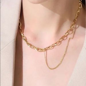 Double chain necklace